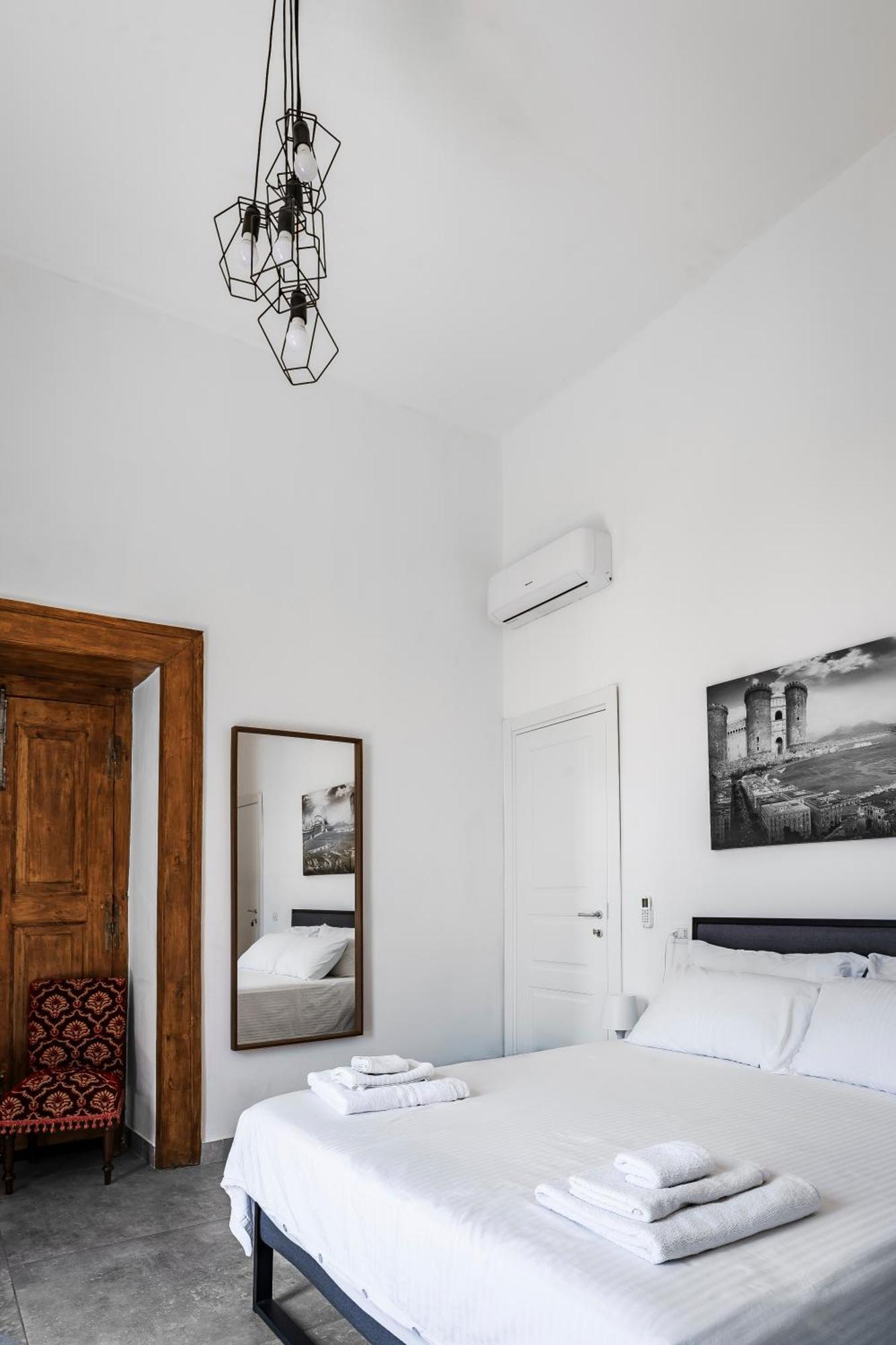 La Bella Vita Luxury Apartament And Travel Solution 那不勒斯 外观 照片