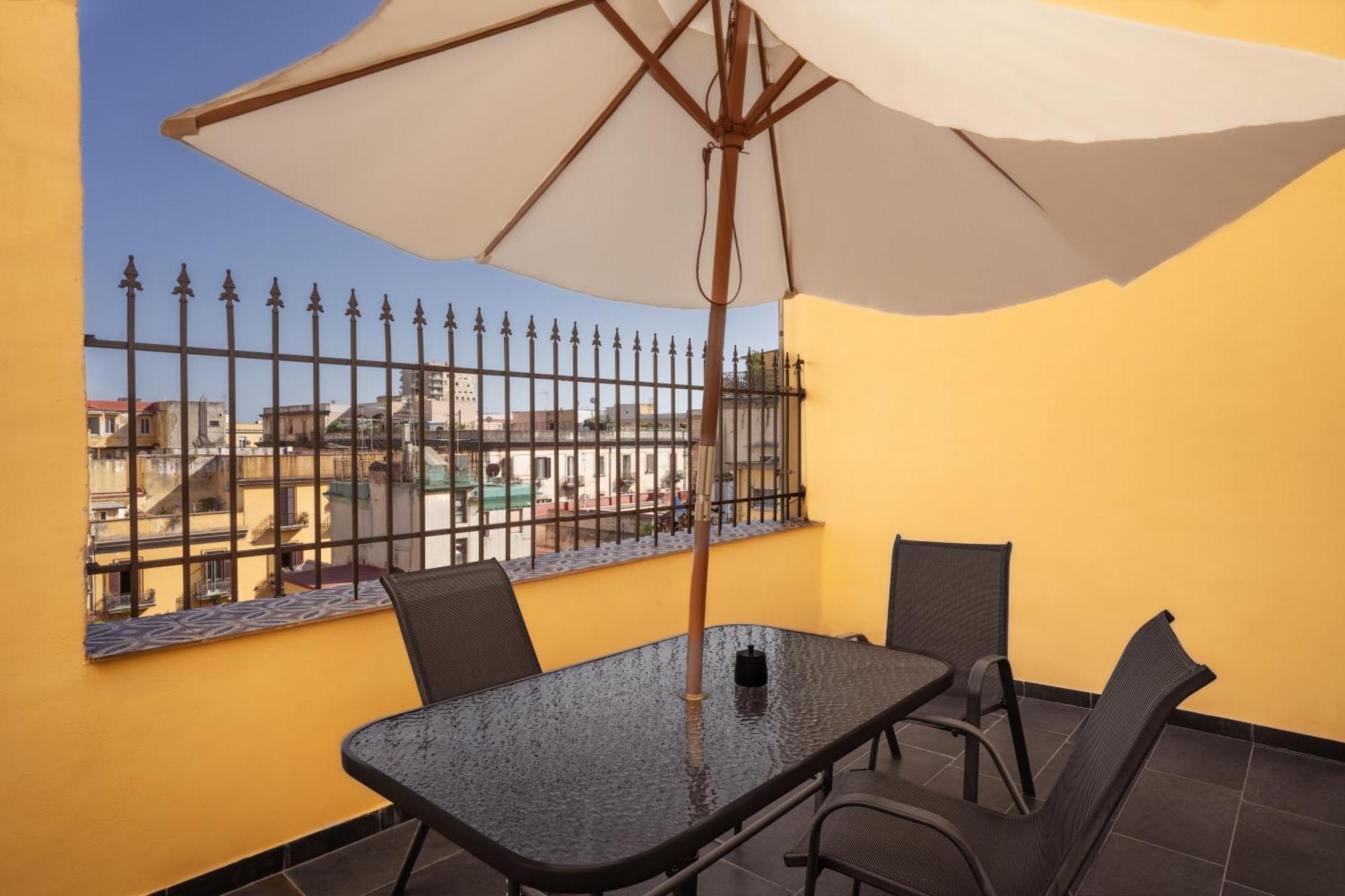 La Bella Vita Luxury Apartament And Travel Solution 那不勒斯 外观 照片