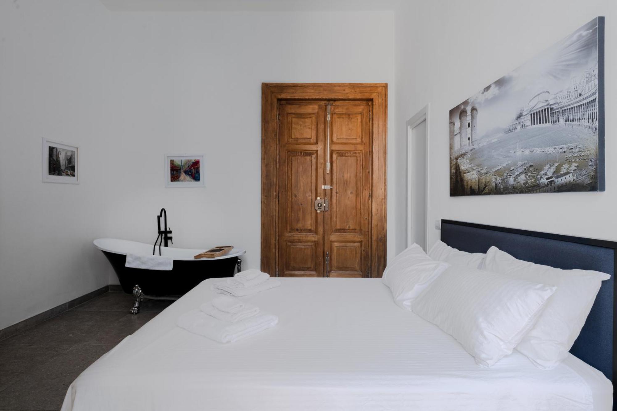 La Bella Vita Luxury Apartament And Travel Solution 那不勒斯 外观 照片
