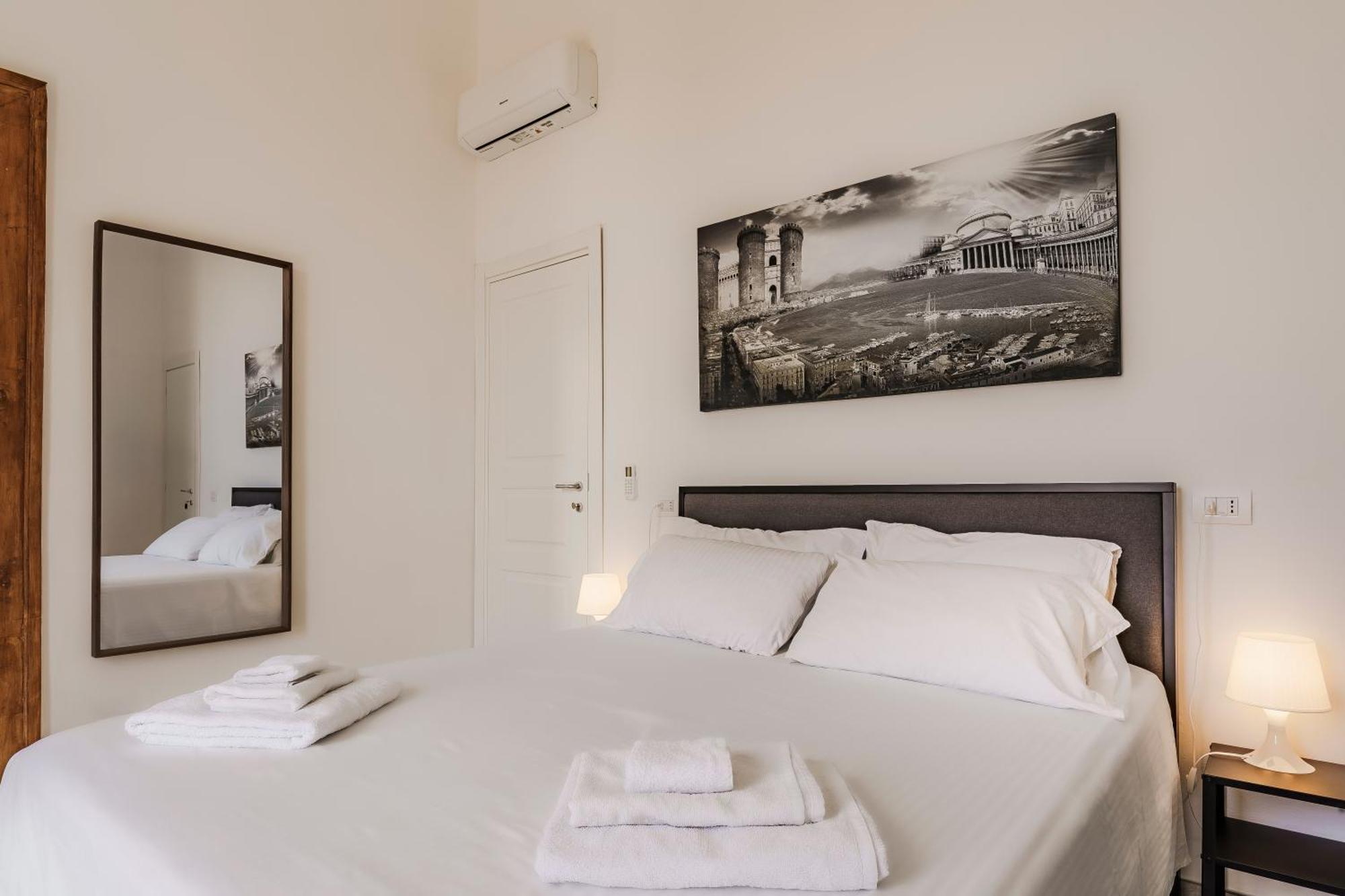 La Bella Vita Luxury Apartament And Travel Solution 那不勒斯 外观 照片